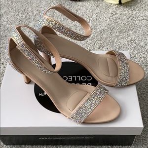 Adorable/flattering heels!